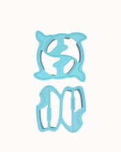 Load image into Gallery viewer, MONTII Lunch Punch Sandwich Cutters - Shark