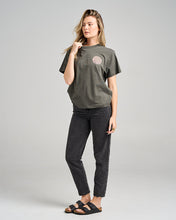 Load image into Gallery viewer, Charcoal Hueys Ship Wheel Ladies Tee