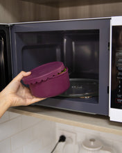 Load image into Gallery viewer, Ruby Silicone Scallop Bowl