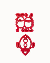 Load image into Gallery viewer, MontiiCo Lunch Punch Sandwich Cutters