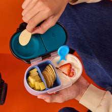 Load image into Gallery viewer, silicone bento buddy - snackbox - berry
