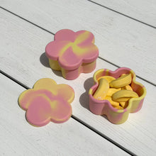 Load image into Gallery viewer, Flower box
