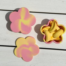 Load image into Gallery viewer, Flower box
