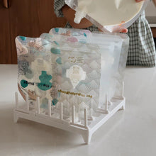 Load image into Gallery viewer, SINCHIES 1 LITRE REUSABLE SIDE SPOUT FOOD POUCHES - PLAIN
