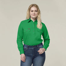 Load image into Gallery viewer, Womens Heritage Closed Front Drill Shirt - Green
